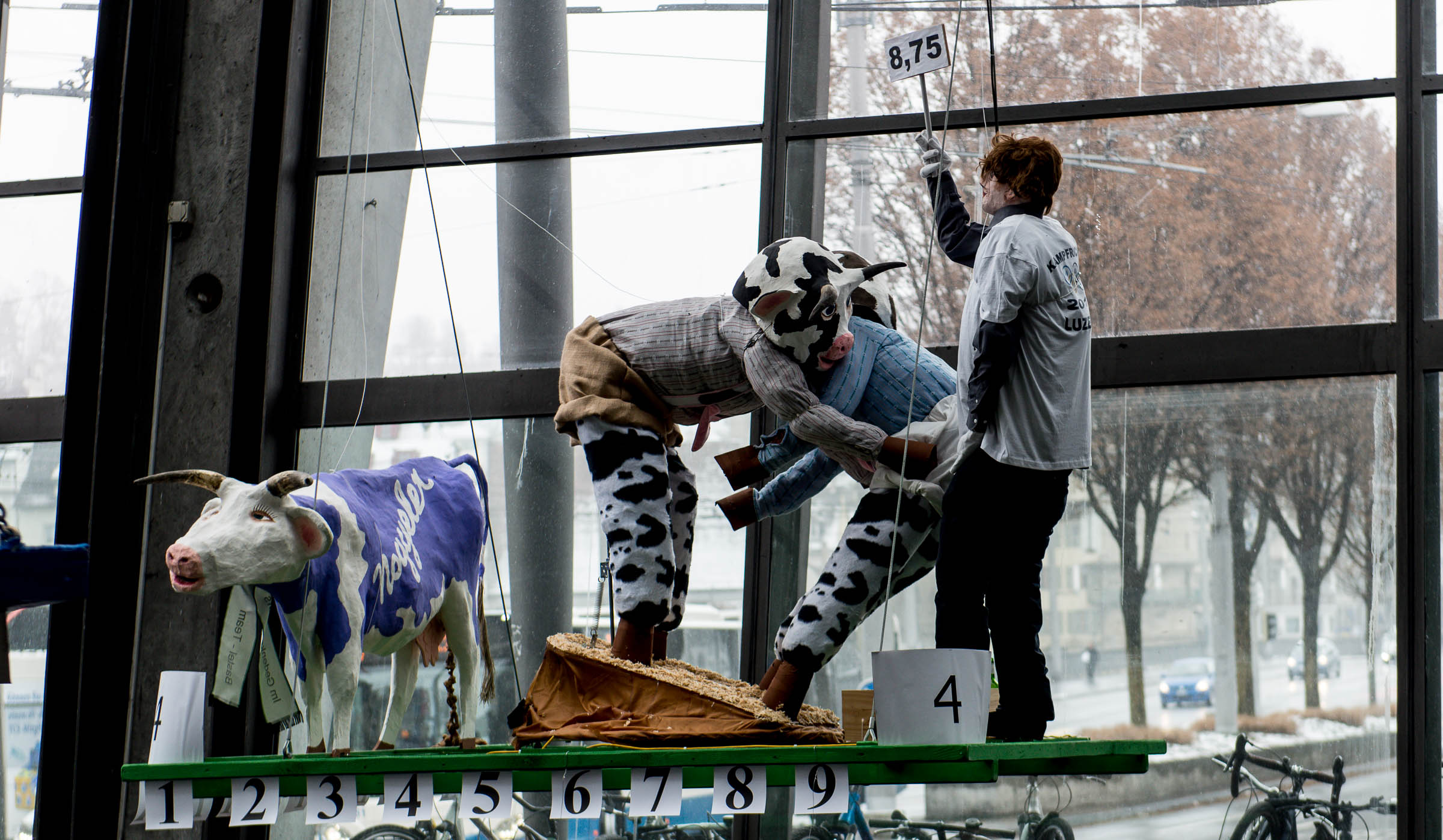 Fasnacht-Lozaern.ch-Bahnhof-guggete2017-DSC_6662