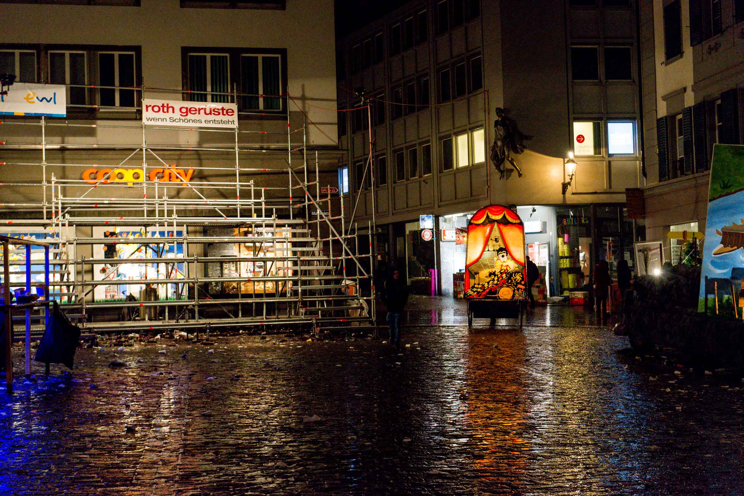 www.FasnachtLozaern.ch-muenzgasse-topSecret-monstercorso2017-DSC_1113