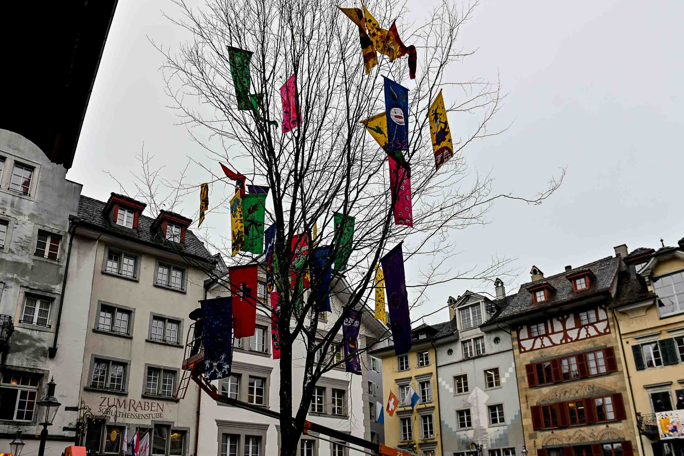 DSC_4046-wwwfasnachtlozaernch-fasnacht2021-guggerbaumstellen--